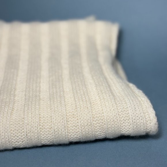 C by Bloomingdale's Soft Cozy Cashmere Cream White Knit Long Winter Scarf NWT - Picture 4 of 10